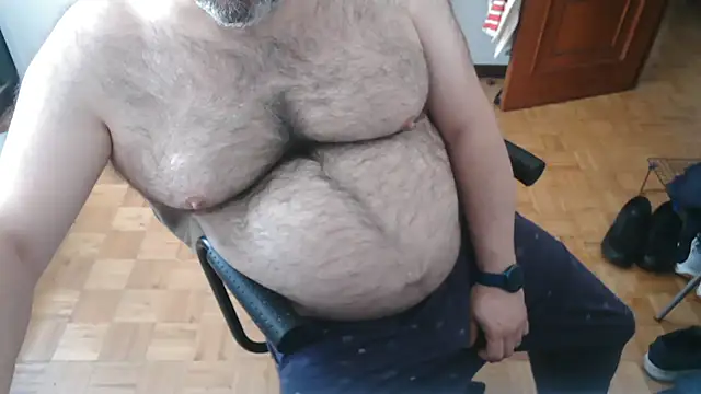 Snapshot of mikeyhotbear chatting on June 10, 2026, 9:19 am mikeyhotbear online show from June 10, 2026, 9:19 am