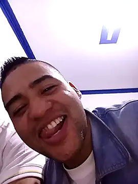 EISONREINA11 online show from September 26, 2025, 10:08 am