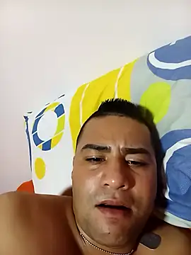 EISONREINA11 online show from November 11, 2025, 4:12 am