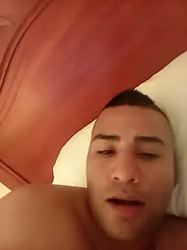 EISONREINA11 online show from December 1, 2025, 5:40 pm