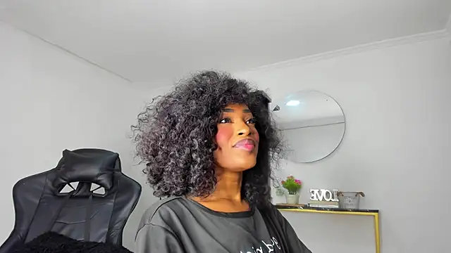 Snapshot of Emattaylor chatting on November 21, 2025, 12:59 pm Emattaylor online show from November 21, 2025, 12:59 pm