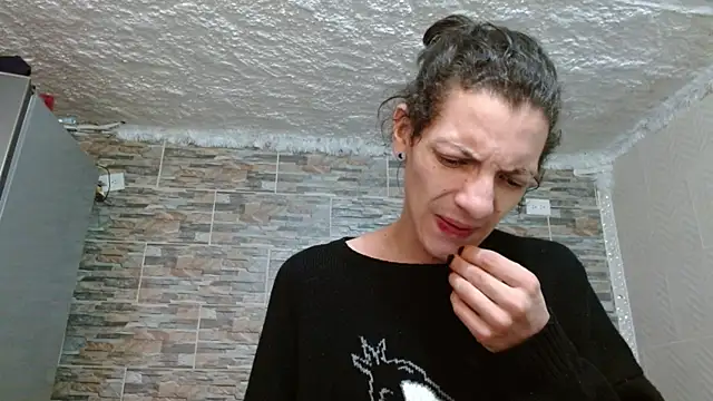 Snapshot of omar_alurba chatting on October 23, 2025, 5:44 pm omar alurba online show from October 23, 2025, 5:44 pm