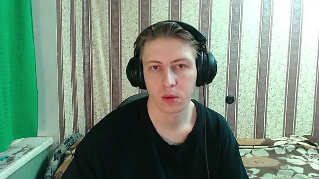 darienlarge online show from October 22, 2025, 3:40 am