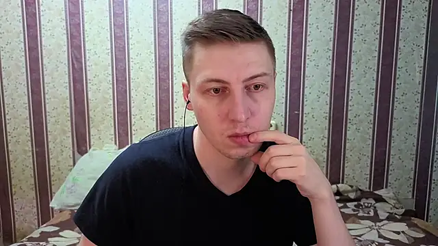 darienlarge online show from January 19, 2026, 2:48 am