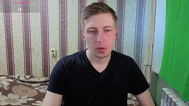 Snapshot of darienlarge chatting on June 26, 2026, 5:12 am darienlarge online show from June 26, 2026, 5:12 am