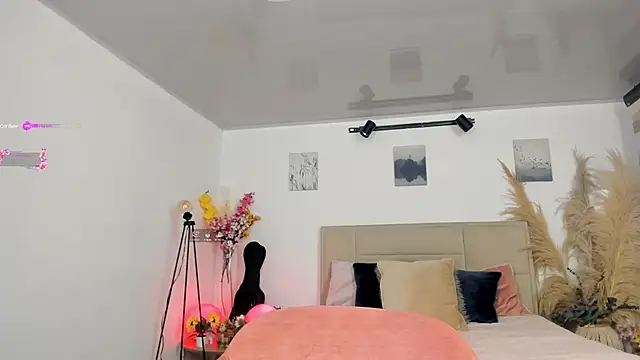 Alexandra ra online show from January 8, 2025, 2:14 pm