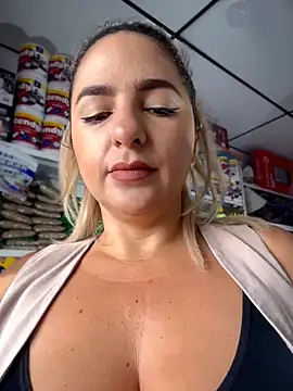 sammyqueenx21 online show from February 9, 2026, 1:37 pm