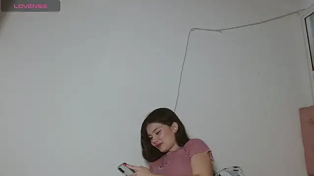 Snapshot of emily_littesweet chatting on April 30, 2026, 3:02 am emily littesweet online show from April 30, 2026, 3:02 am