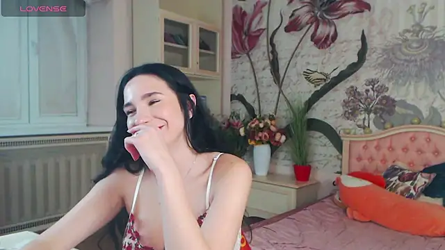 AliciaBow online show from December 17, 2024, 4:00 pm