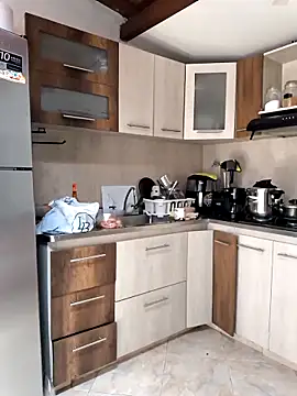 shelby kutter online show from October 17, 2025, 4:09 pm