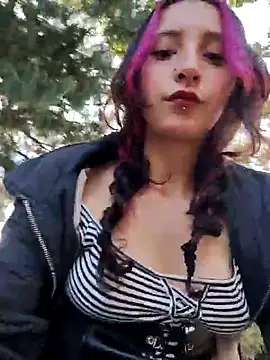  Laary online show from October 4, 2025, 9:02 pm