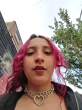  Laary online show from November 22, 2025, 9:47 pm