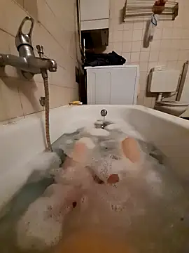 Snapshot of toeloverlive chatting on December 4, 2024, 6:17 pm toeloverlive online show from December 4, 2024, 6:17 pm