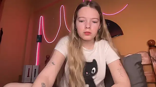 -veranito- online show from December 14, 2025, 3:01 am