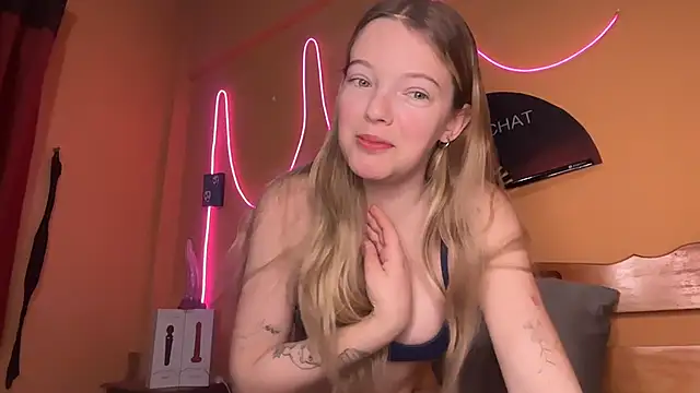 -veranito- online show from December 15, 2025, 3:11 am