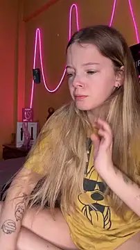 -veranito- online show from April 15, 2026, 3:02 am