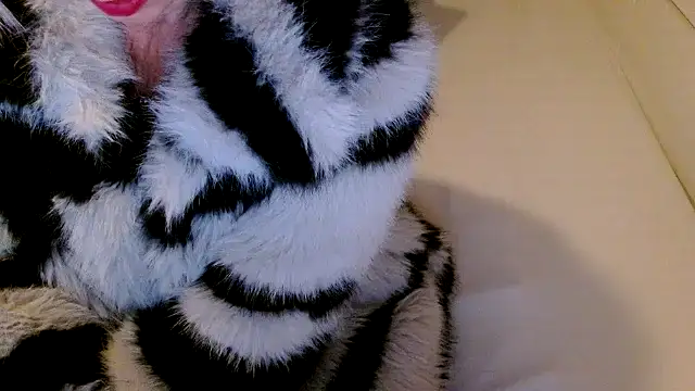 34MANON online show from November 30, 2025, 6:39 am