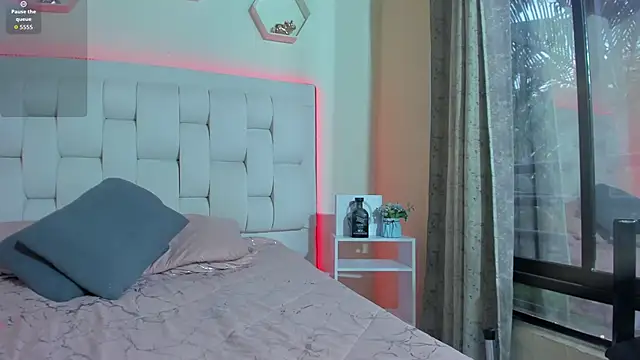 shanakendall online show from December 18, 2025, 2:34 pm