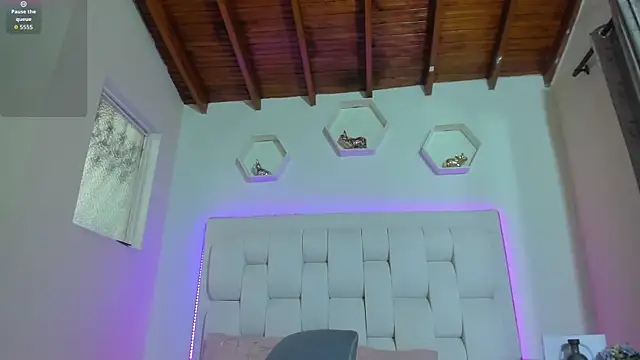 shanakendall online show from December 20, 2025, 2:24 pm