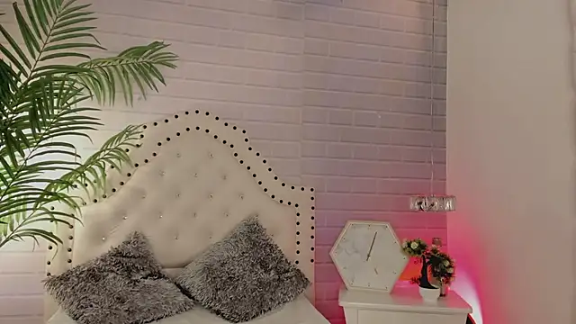 Snapshot of _Eurekaa_ chatting on February 27, 2025, 10:53 pm Eurekaa online show from February 27, 2025, 10:53 pm
