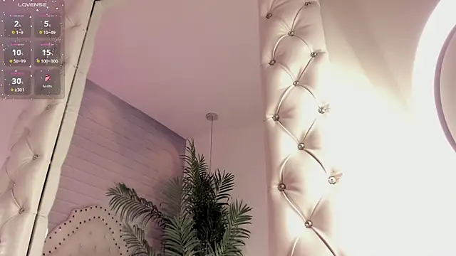 Snapshot of _Eurekaa_ chatting on March 8, 2025, 11:28 pm Eurekaa online show from March 8, 2025, 11:28 pm