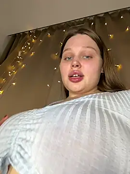 perfect sweety girl online show from February 16, 2026, 7:10 pm