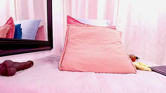 danna berlin  online show from February 12, 2025, 10:26 pm