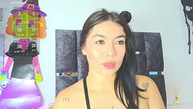 Natasharuso online show from October 27, 2025, 12:42 pm