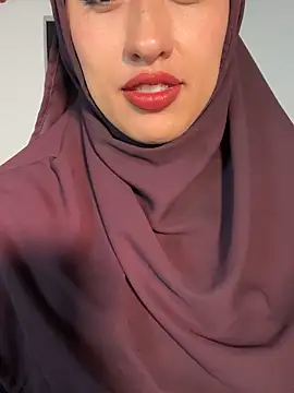 Snapshot of adila_anich chatting on November 25, 2025, 11:49 pm adila anich online show from November 25, 2025, 11:49 pm