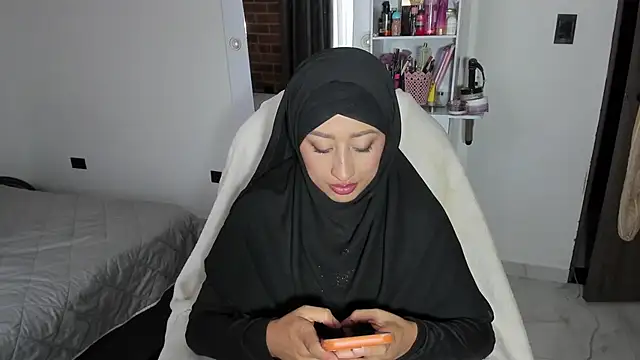 Snapshot of adila_anich chatting on February 12, 2026, 10:16 pm adila anich online show from February 12, 2026, 10:16 pm