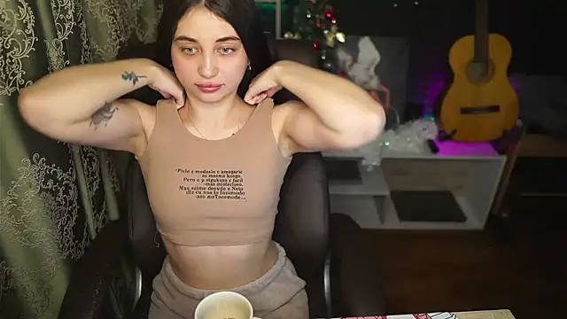 delicatedBailey online show from December 10, 2024, 5:28 am