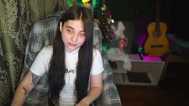 delicatedBailey online show from February 15, 2025, 3:17 pm