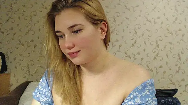 Snapshot of mmmPinUpGirl chatting on December 14, 2024, 8:18 pm mmmPinUpGirl online show from December 14, 2024, 8:18 pm