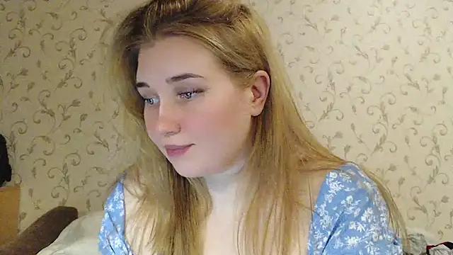 Snapshot of mmmPinUpGirl chatting on December 17, 2024, 10:11 pm mmmPinUpGirl online show from December 17, 2024, 10:11 pm