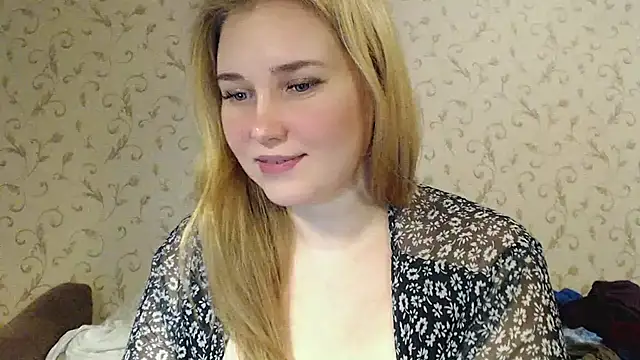 Snapshot of mmmPinUpGirl chatting on January 18, 2025, 10:39 pm mmmPinUpGirl online show from January 18, 2025, 10:39 pm
