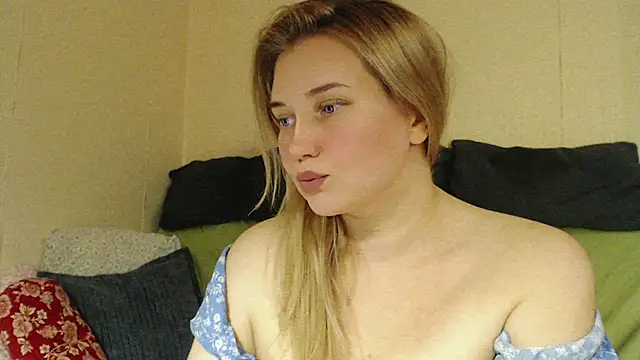 mmmPinUpGirl online show from October 17, 2025, 4:20 pm