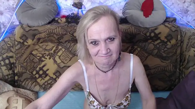 MissBekker online show from December 31, 2024, 9:39 pm