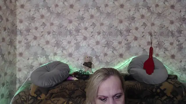 MissBekker online show from February 24, 2025, 5:54 am