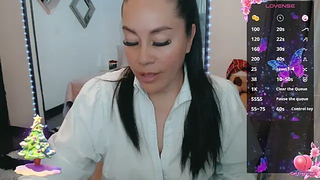 Snapshot of jlove_bss chatting on December 5, 2024, 11:18 pm jlove bss online show from December 5, 2024, 11:18 pm