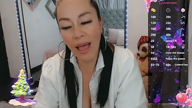 Snapshot of jlove_bss chatting on December 6, 2024, 2:24 am jlove bss online show from December 6, 2024, 2:24 am
