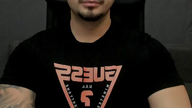 TonyWilcox online show from November 27, 2025, 4:58 am