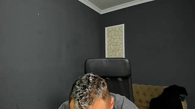 Snapshot of BrianHunts chatting on February 27, 2026, 6:35 am BrianHunts online show from February 27, 2026, 6:35 am