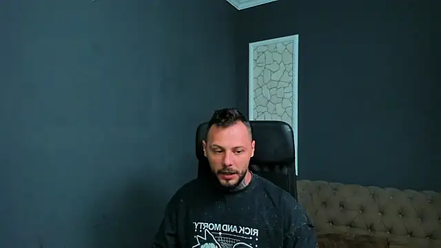 Snapshot of BrianHunts chatting on May 17, 2026, 4:32 am BrianHunts online show from May 17, 2026, 4:32 am