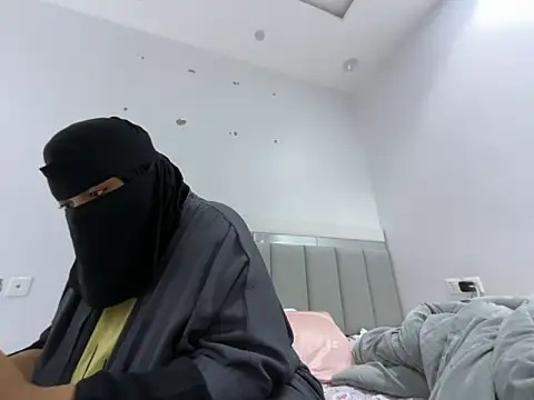 Submissive Arab online show from January 2, 2025, 4:46 pm