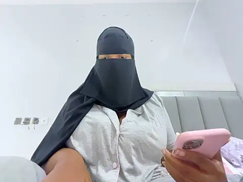 Submissive Arab online show from February 7, 2025, 11:13 pm
