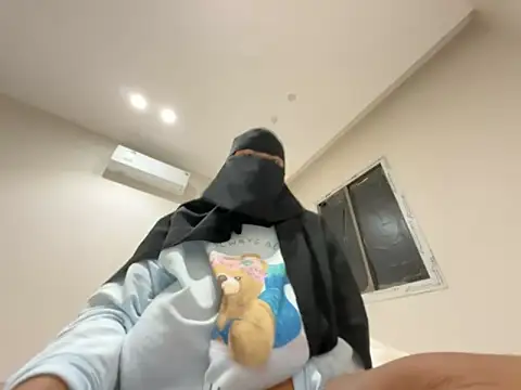 Submissive Arab online show from December 2, 2025, 2:06 am