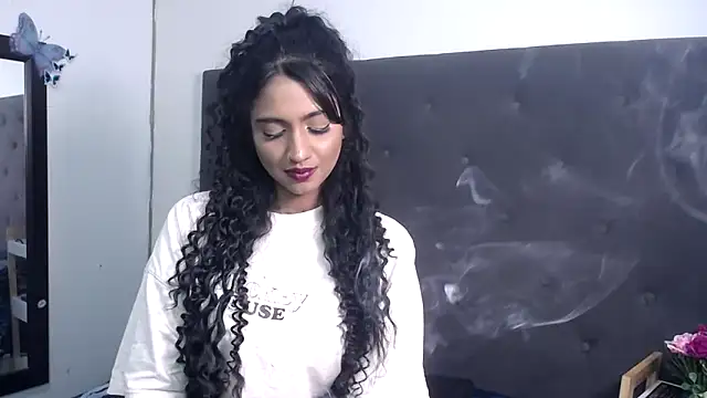 Snapshot of Delilah_Blazee chatting on April 27, 2026, 4:27 pm Delilah Blazee online show from April 27, 2026, 4:27 pm