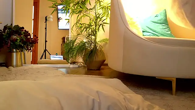Snapshot of Ledy_Mary chatting on June 12, 2026, 7:57 pm Ledy Mary online show from June 12, 2026, 7:57 pm