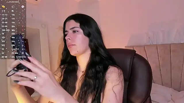  Niah  online show from February 11, 2025, 9:14 pm