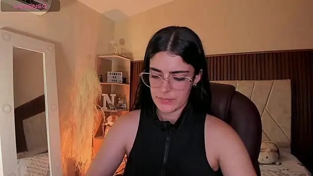  Niah  online show from October 7, 2025, 7:44 pm